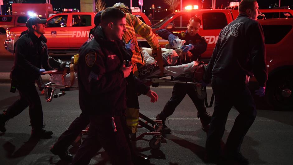 2018-03-12T011844Z_1015078861_RC1AEFCE3230_RTRMADP_3_NEW-YORK-HELICOPTER