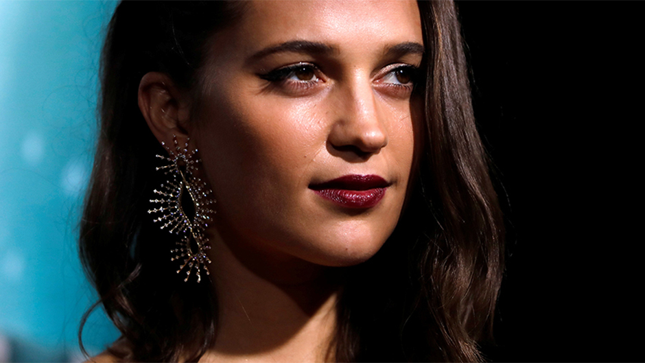 2018-03-13T031101Z_751055448_RC117F18D230_RTRMADP_3_FILM-TOMBRAIDER-PREMIERE 11