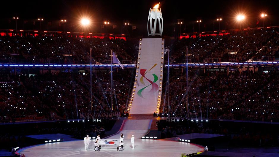 2018-03-18T123653Z_301450721_RC1EA09394E0_RTRMADP_3_PARALYMPICS-2018-CLOSING