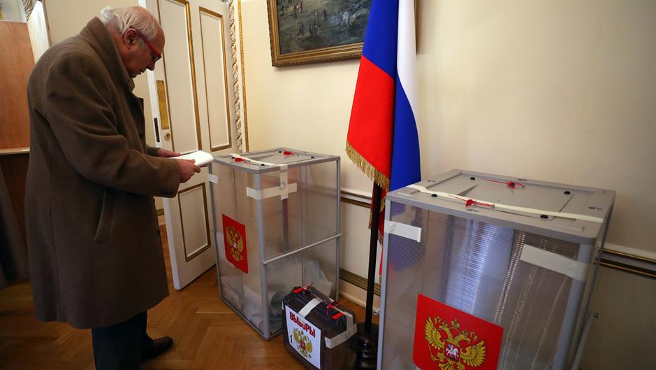 2018-03-18T131817Z_140497372_RC1FC38B8BC0_RTRMADP_3_RUSSIA-ELECTION-LONDON