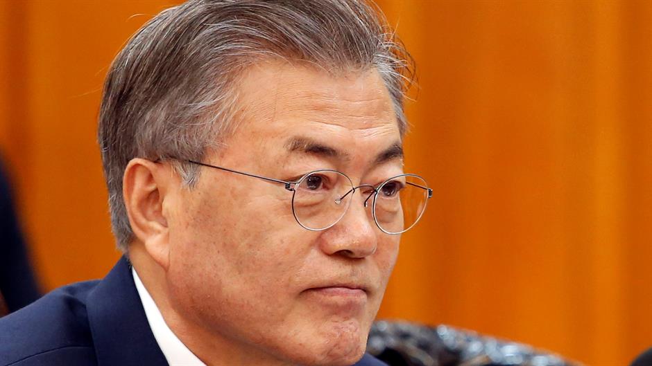 2018-03-23T115946Z_422694515_RC148472B700_RTRMADP_3_VIETNAM-SOUTHKOREA-MOON