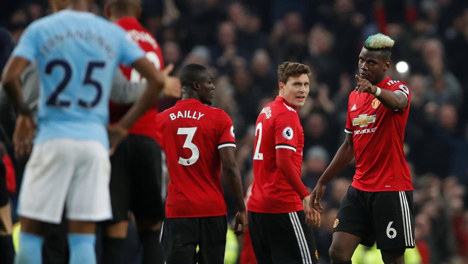 2018-04-07T183215Z_1253345117_RC180A19D4C0_RTRMADP_3_SOCCER-ENGLAND-MCI-MUN