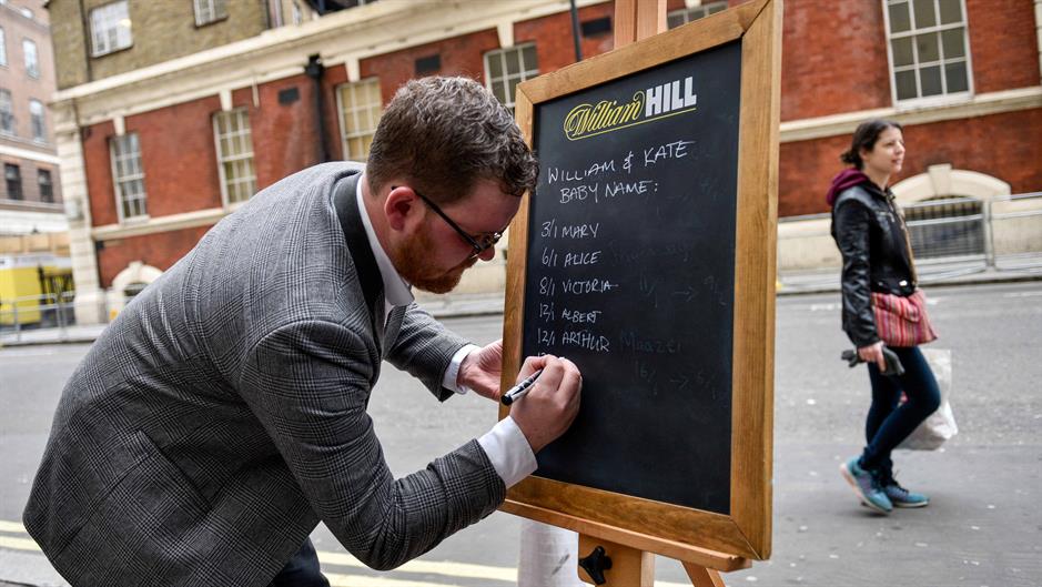 2018-04-13T110545Z_590704882_RC1FC49B1DF0_RTRMADP_3_BRITAIN-ROYALS-BABY-BETTING