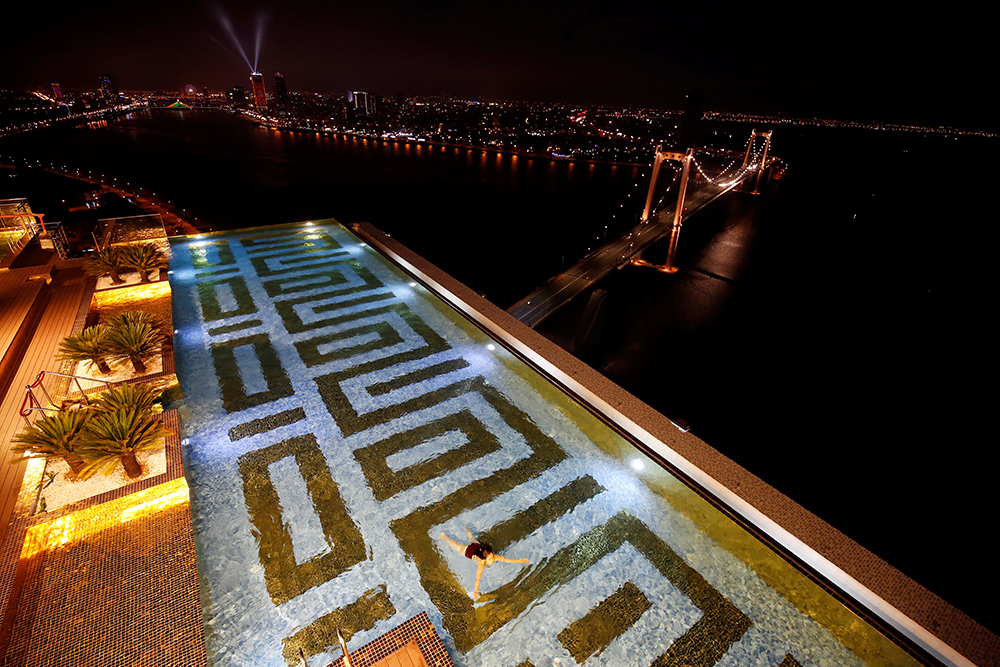 2018-04-13T152941Z_610655397_RC1E2195B560_RTRMADP_3_GLOBAL-HOTELS