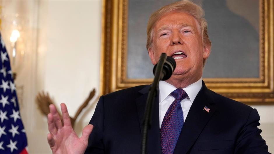 2018-04-14T012610Z_1785123873_RC1601E2A1D0_RTRMADP_3_USA-TRUMP