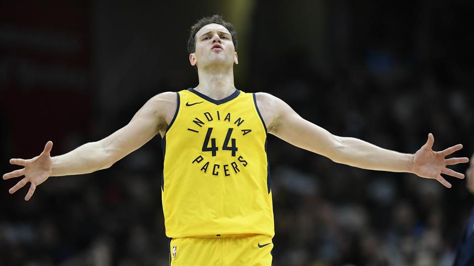 2018-04-15T231407Z_1433699512_NOCID_RTRMADP_3_NBA-PLAYOFFS-INDIANA-PACERS-AT-CLEVELAND-CAVALIERS