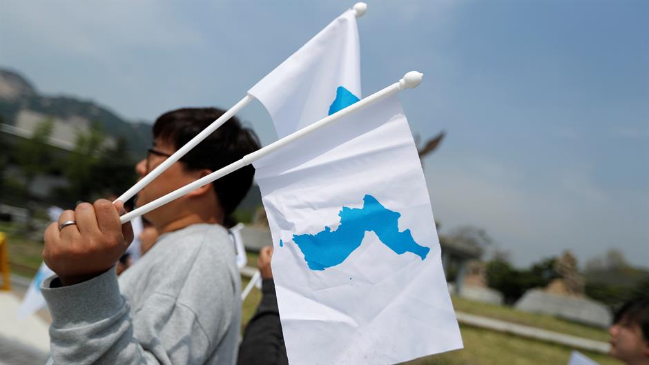 2018-04-26T025635Z_1297917738_RC1585266890_RTRMADP_3_NORTHKOREA-SOUTHKOREA