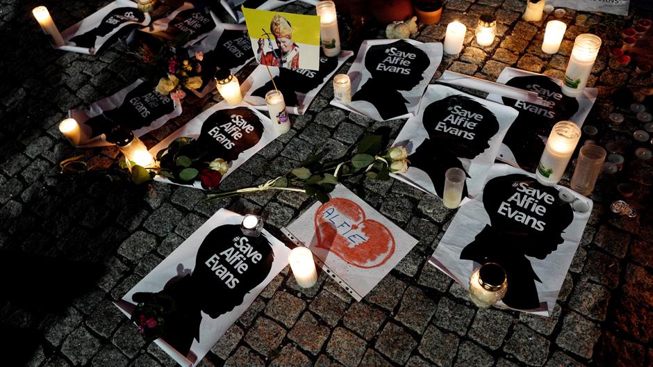 2018-04-26T220021Z_71810082_RC1EE2560700_RTRMADP_3_BRITAIN-HEALTH-ALFIE