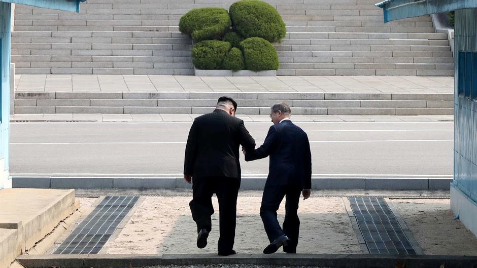 2018-04-27T043429Z_232853024_RC1A0A576310_RTRMADP_3_NORTHKOREA-SOUTHKOREA-SUMMIT