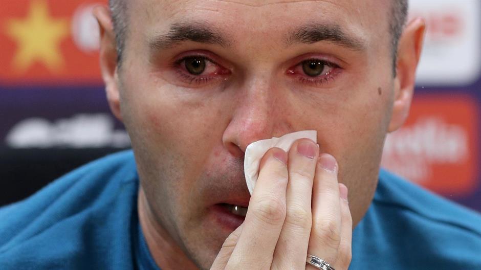 2018-04-27T122729Z_791058997_RC12F3F87E20_RTRMADP_3_SOCCER-SPAIN-FCB-INIESTA-DEPARTURE