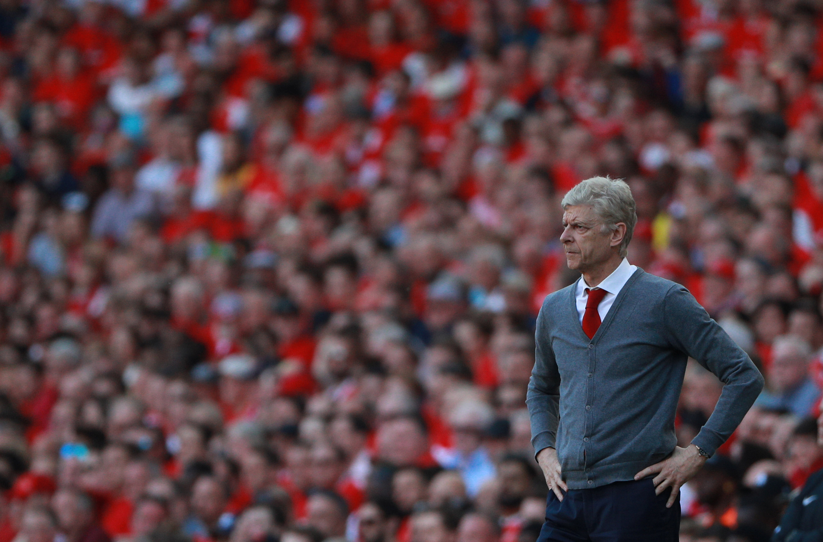 2018-05-06T160418Z_1431930001_RC11F1E79DD0_RTRMADP_3_SOCCER-ENGLAND-ARS-BUR