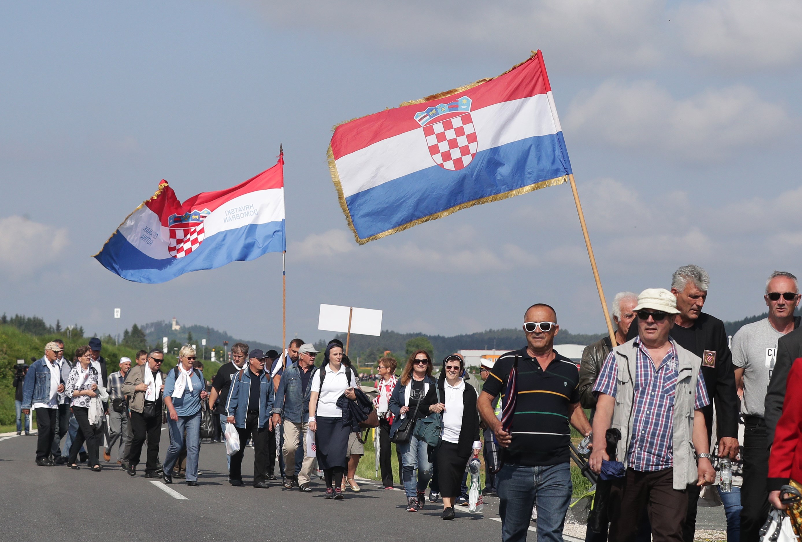2018-05-12T092125Z_1662014394_UP1EE5C0PZO2F_RTRMADP_3_AUSTRIA-CROATIA-WW2-MEMORIAL