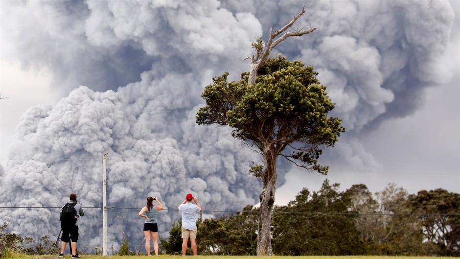 2018-05-16T061250Z_939579075_RC1EF4D73570_RTRMADP_3_HAWAII-VOLCANO