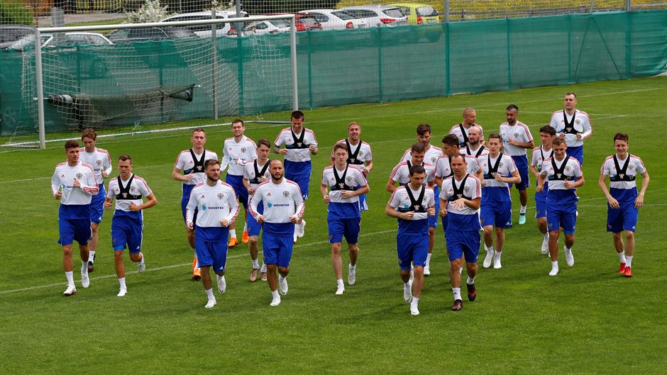 2018-05-22T101659Z_1289476382_RC1320953300_RTRMADP_3_SOCCER-WORLDCUP-RUS-TRAINING