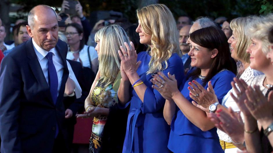 2018-06-03T200554Z_237833789_RC1E311CD160_RTRMADP_3_SLOVENIA-ELECTION