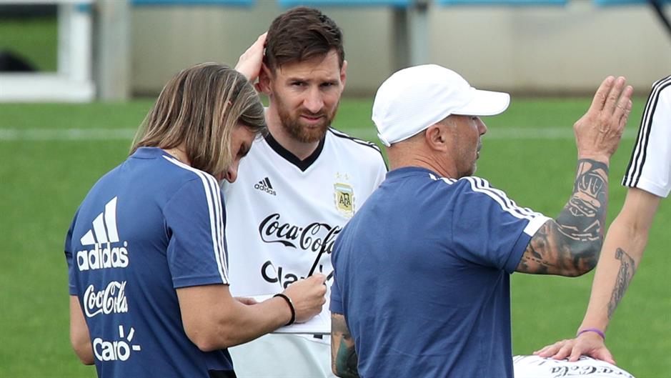 2018-06-06T084746Z_1905757045_RC1E9EAD6FF0_RTRMADP_3_SOCCER-WORLDCUP-ARG