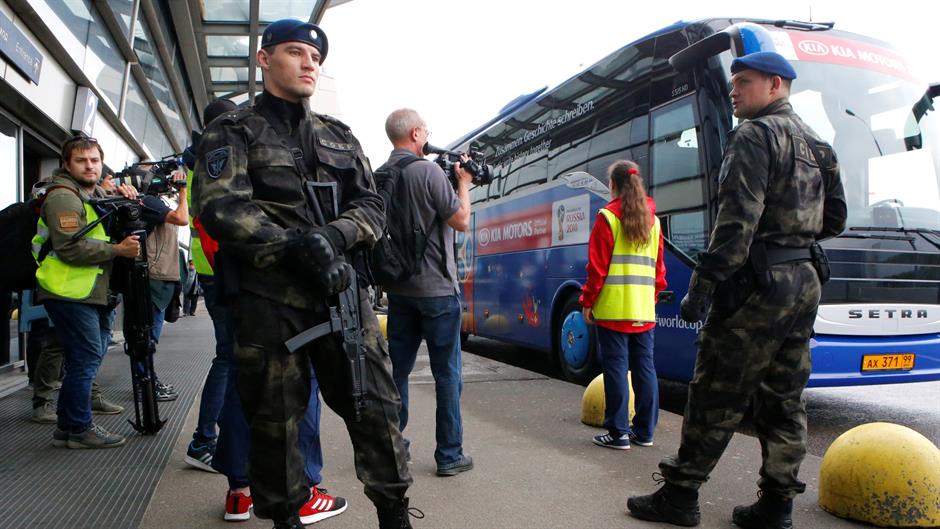 2018-06-12T144519Z_1505108286_RC1BE1A25500_RTRMADP_3_SOCCER-WORLDCUP-GER-ARRIVAL