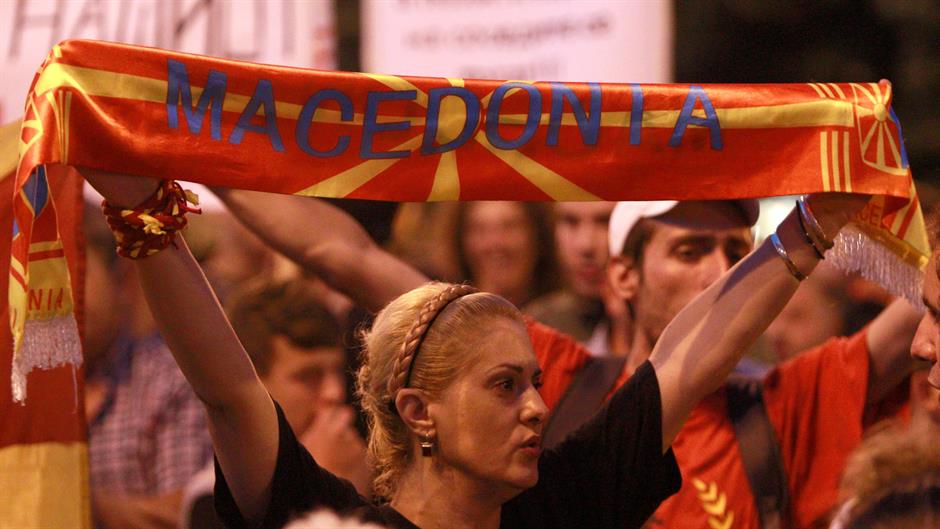 2018-06-13T204202Z_1649003888_RC18C71C0960_RTRMADP_3_GREECE-MACEDONIA-NAME