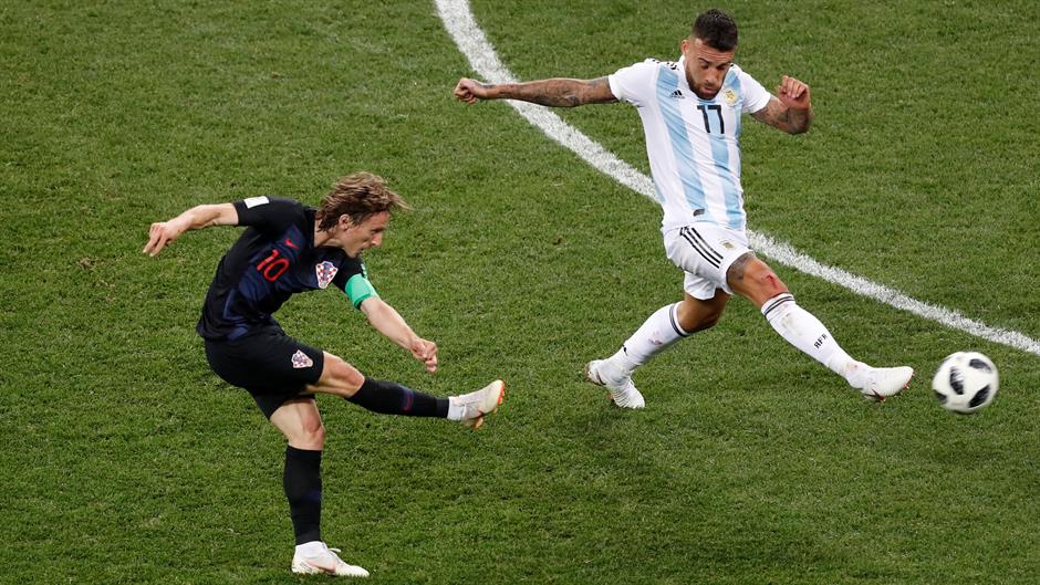 2018-06-21T194013Z_1560858356_RC1681F14B00_RTRMADP_3_SOCCER-WORLDCUP-ARG-CRO