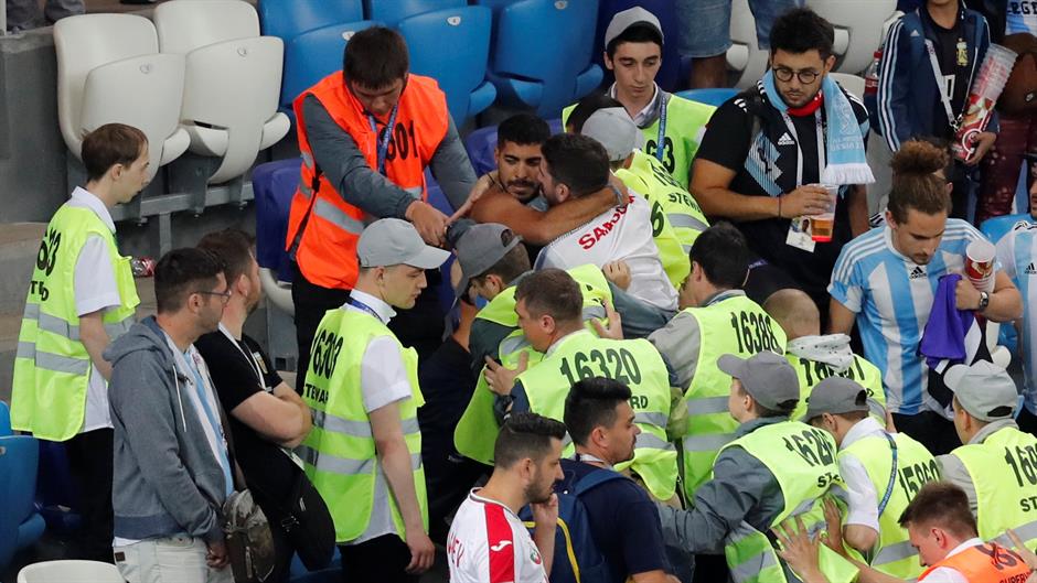 2018-06-21T200548Z_1554316452_RC1DD0023A60_RTRMADP_3_SOCCER-WORLDCUP-ARG-CRO