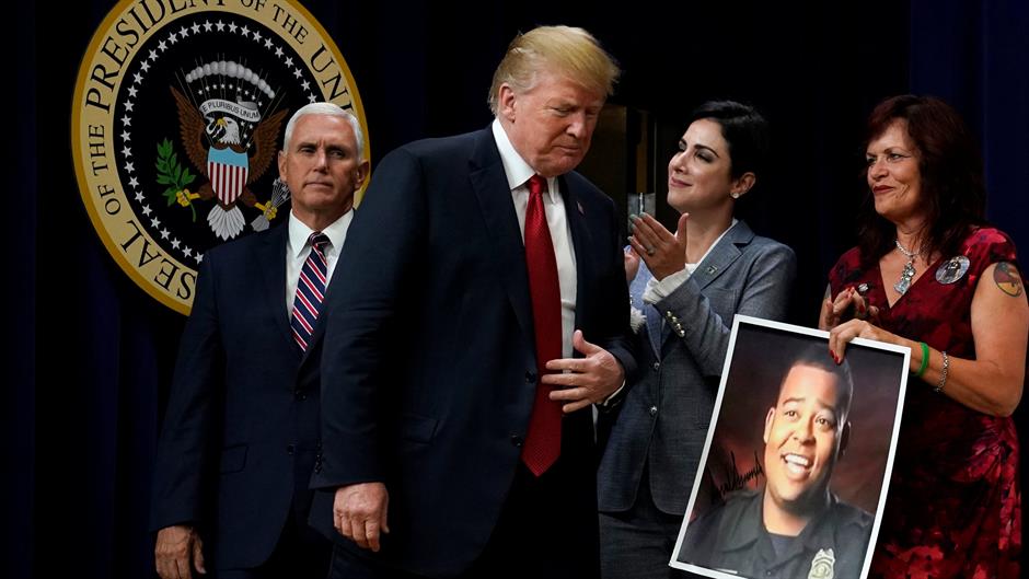 2018-06-22T195034Z_578079877_RC166564D300_RTRMADP_3_USA-IMMIGRATION