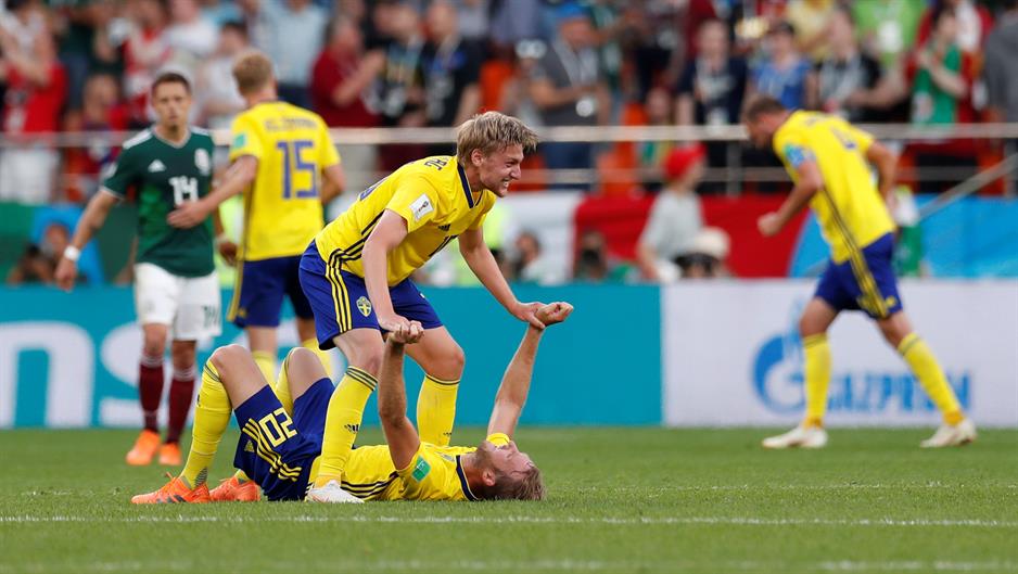 2018-06-27T161045Z_1643794908_RC1B6DA4A750_RTRMADP_3_SOCCER-WORLDCUP-MEX-SWE