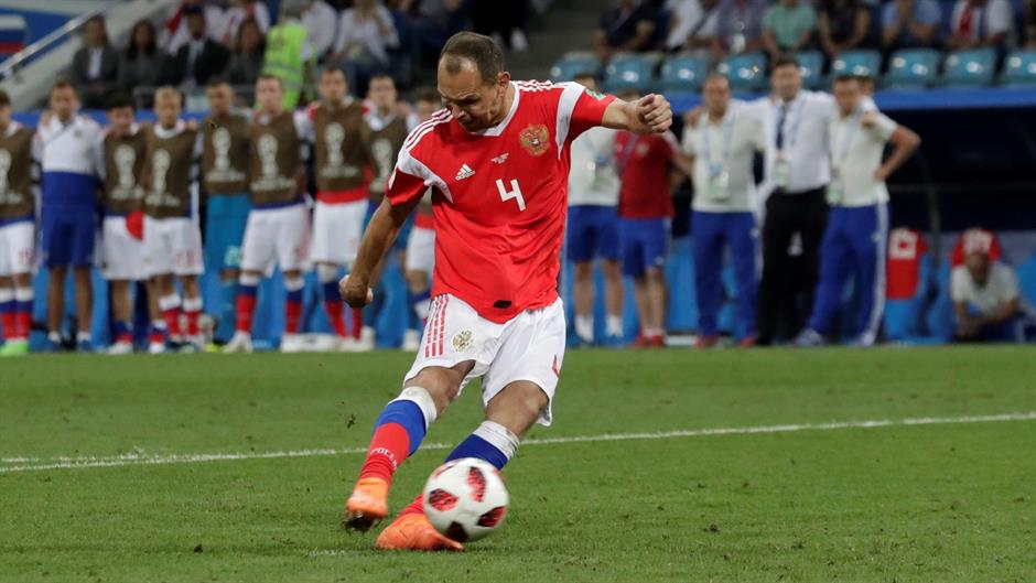 2018-07-07T205020Z_1385597095_RC17666AC6B0_RTRMADP_3_SOCCER-WORLDCUP-RUS-CRO