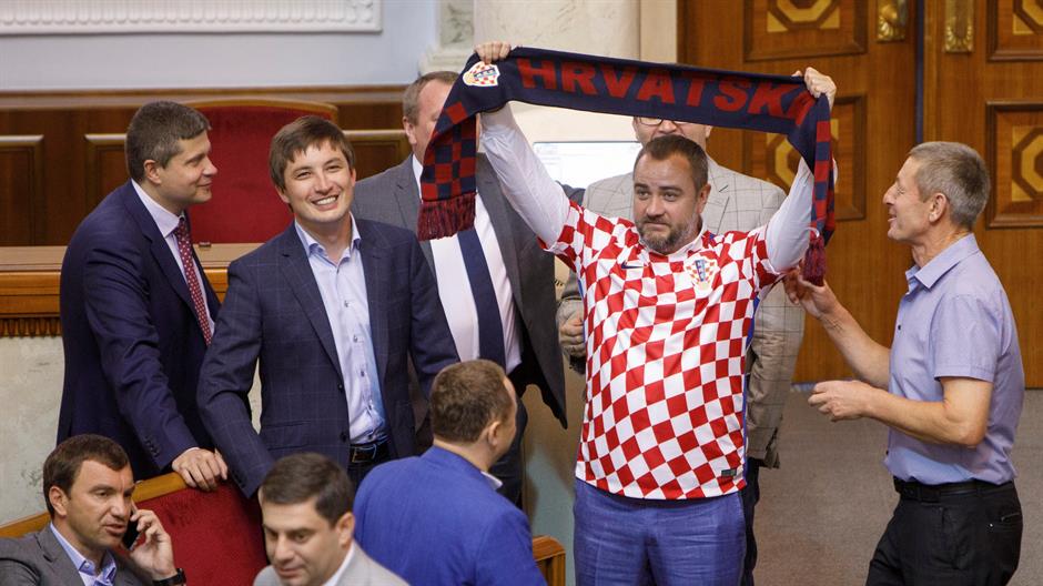 2018-07-10T121137Z_1605810606_RC13F26228A0_RTRMADP_3_SOCCER-WORLDCUP-CRO-UKRAINE