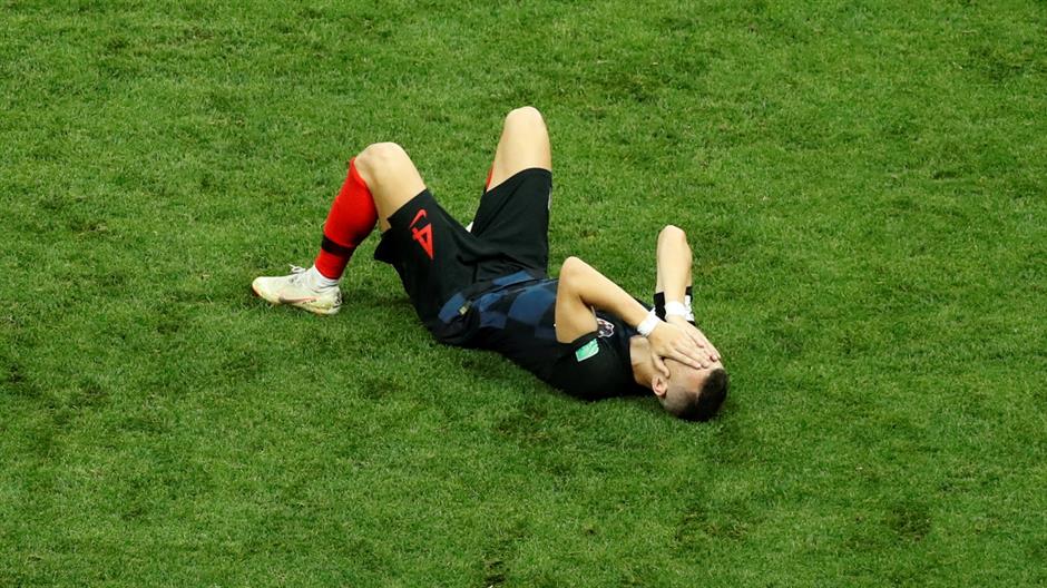 2018-07-11T205128Z_1988910348_RC1AF3BB1C00_RTRMADP_3_SOCCER-WORLDCUP-CRO-ENG