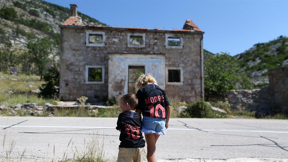 2018-07-14T183550Z_1440148272_RC164ECADDB0_RTRMADP_3_SOCCER-WORLDCUP-FINAL-CROATIA-ZADAR