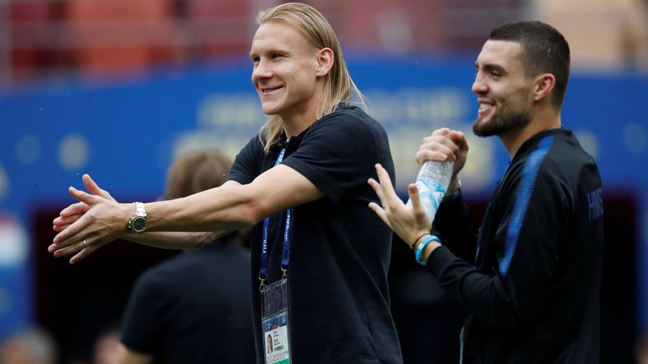 2018-07-15T132340Z_1609315644_RC123E0D3950_RTRMADP_3_SOCCER-WORLDCUP-FINAL