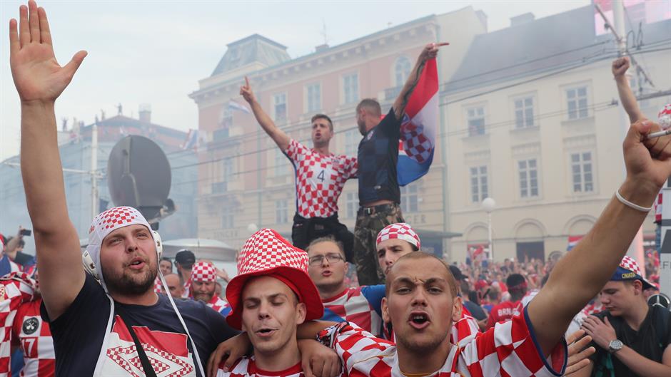 2018-07-15T173809Z_450574850_RC13F7E89400_RTRMADP_3_SOCCER-WORLDCUP-FINAL-ZAGREB-FANS