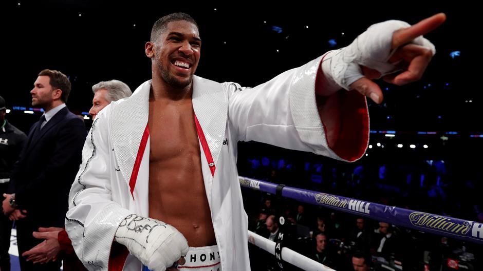 2018-07-16T105846Z_1583019514_RC1BF48ED9A0_RTRMADP_3_BOXING-HEAVYWEIGHT-JOSHUA-POVETKIN