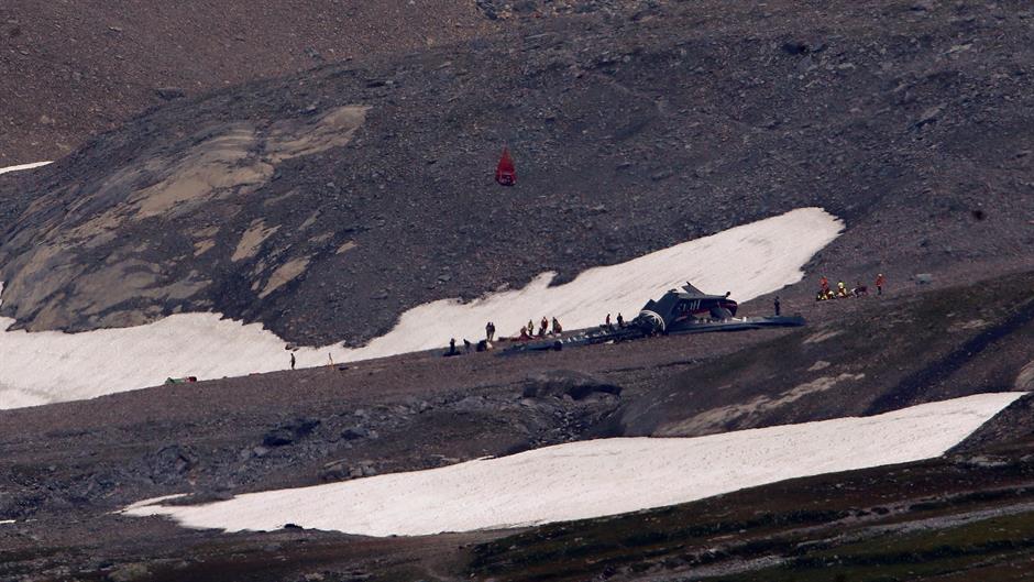 2018-08-05T093225Z_521070277_RC11EC981550_RTRMADP_3_SWISS-CRASH