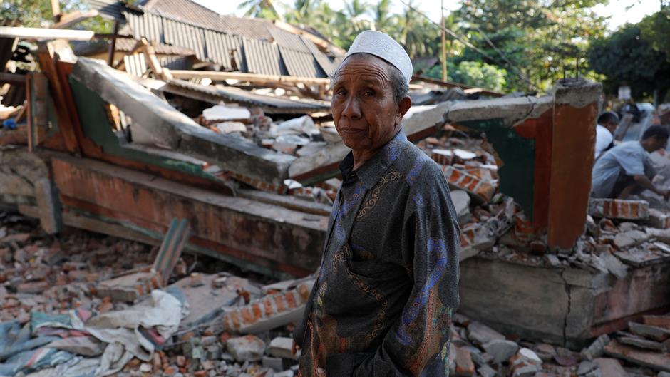 2018-08-06T103802Z_1276241605_RC115267D090_RTRMADP_3_INDONESIA-QUAKE