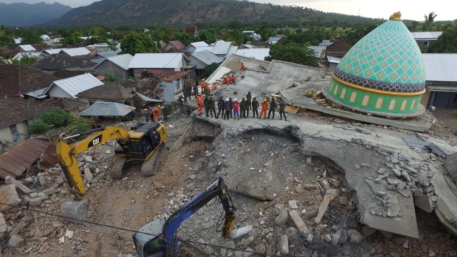 2018-08-08T132809Z_1629716152_RC136F0A43B0_RTRMADP_3_INDONESIA-QUAKE