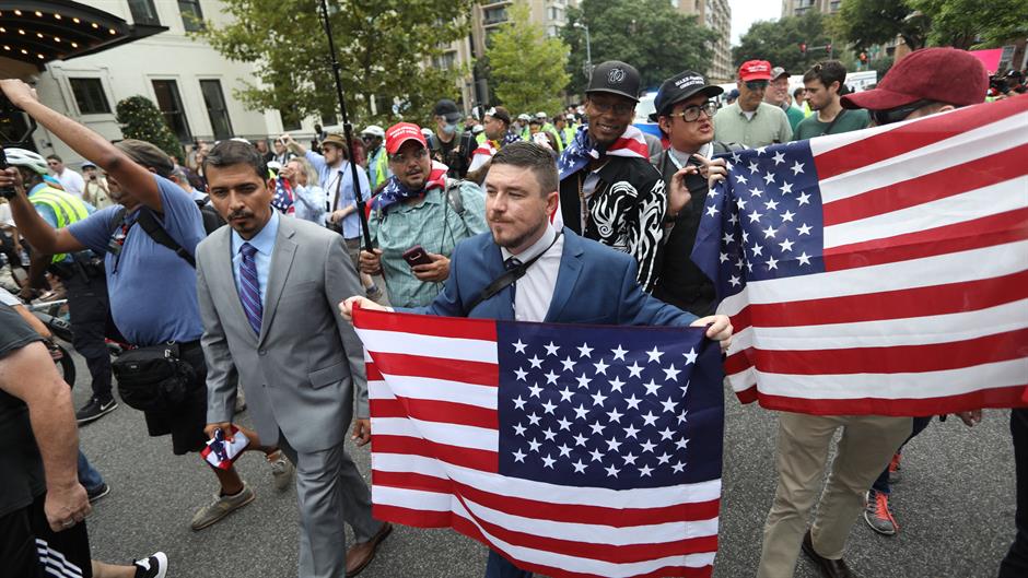 2018-08-12T191802Z_883599328_RC1B84AC7D00_RTRMADP_3_USA-PROTESTS