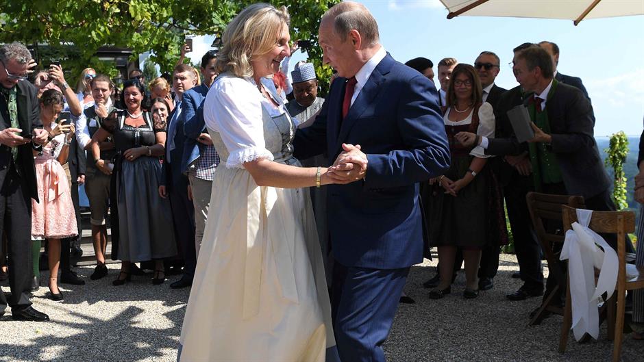 2018-08-18T133823Z_1520594543_UP1EE8I11VY19_RTRMADP_3_RUSSIA-AUSTRIA-PUTIN