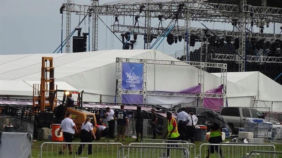 2018-08-19T045925Z_1121463202_RC18AAA200F0_RTRMADP_3_PEOPLE-BACKSTREET-BOYS