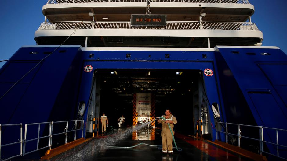 2018-09-03T061332Z_191794264_RC148849D150_RTRMADP_3_GREECE-STRIKE-SEAMEN