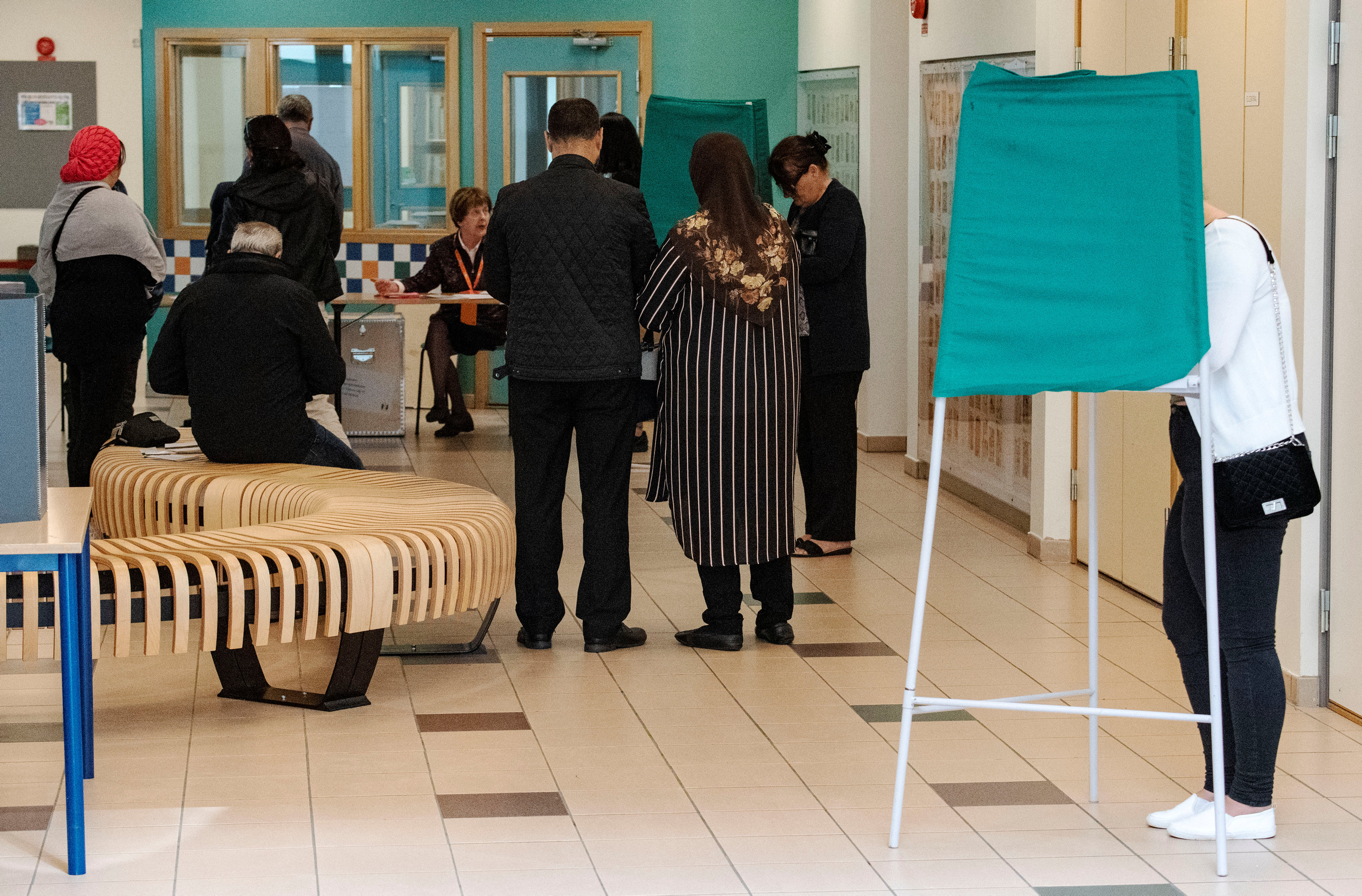 2018-09-09T135811Z_672233675_RC166C6B9790_RTRMADP_3_SWEDEN-ELECTION