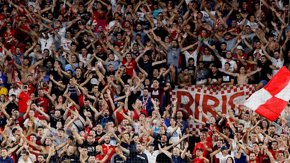 2018-09-26T220256Z_2102874476_RC18B11B4A10_RTRMADP_3_SOCCER-SPAIN-SEV-MAD