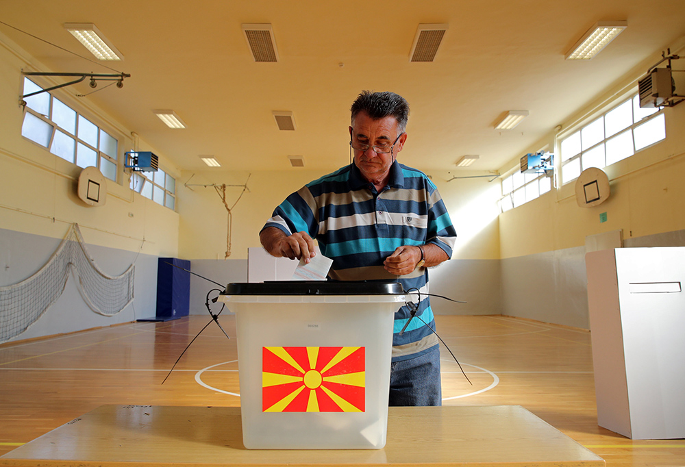 2018-09-30T083527Z_498639688_RC1A0C9848D0_RTRMADP_3_MACEDONIA-REFERENDUM