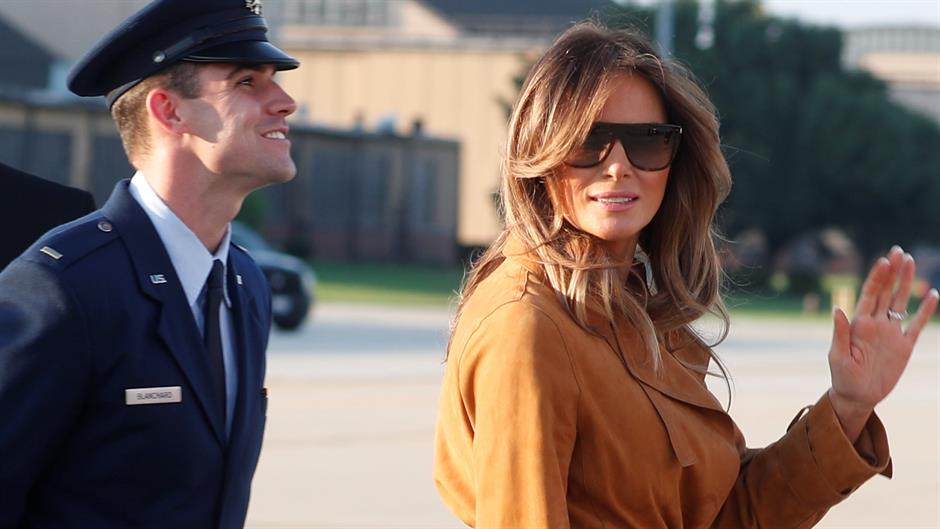 2018-10-01T215550Z_2028586545_RC1593D63860_RTRMADP_3_USA-TRUMP-MELANIA