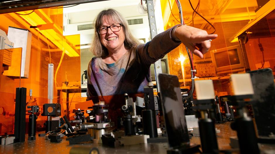 2018-10-02T195423Z_1627178975_RC13DF0A13A0_RTRMADP_3_NOBEL-PRIZE-PHYSICS