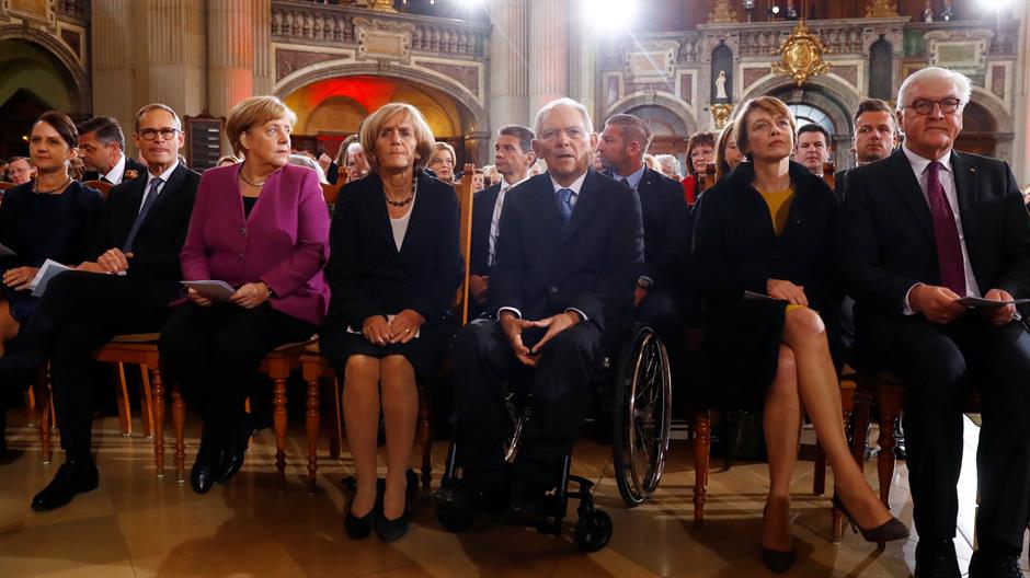 2018-10-03T082702Z_794193912_RC1D7267A3E0_RTRMADP_3_GERMANY-POLITICS-REUNIFICATION