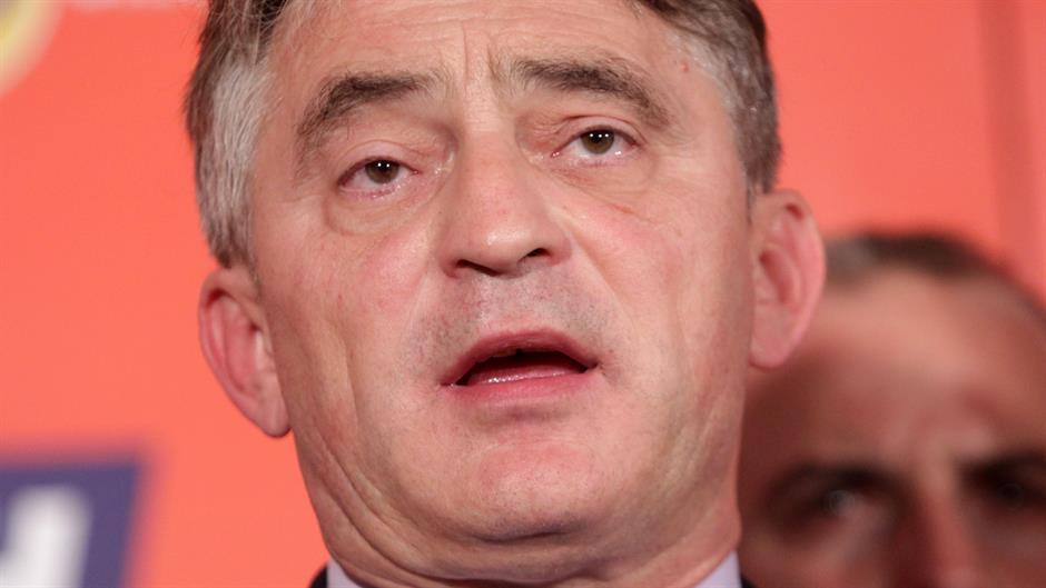 2018-10-07T234539Z_179732600_RC1F9CD42710_RTRMADP_3_BOSNIA-ELECTION