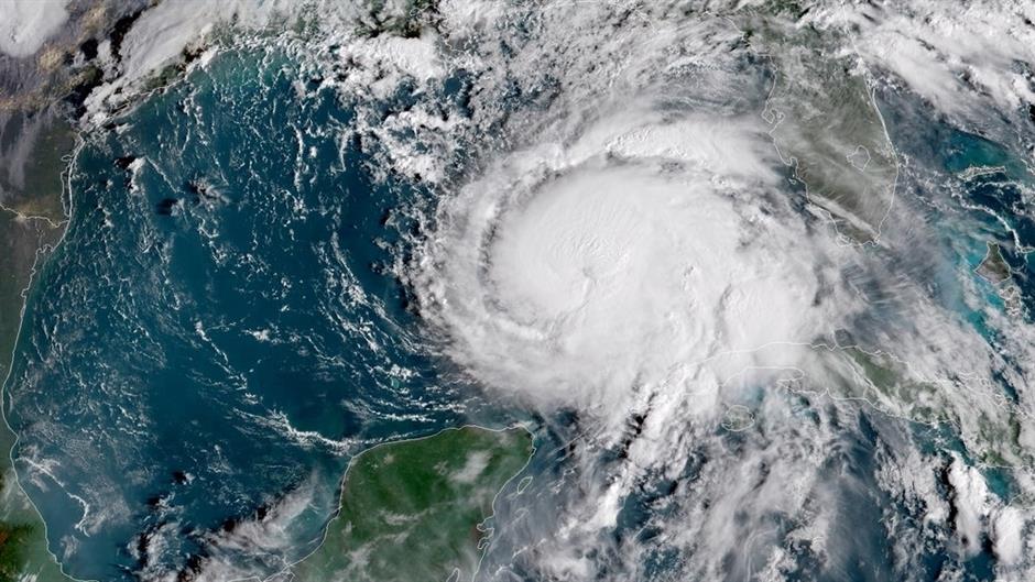 2018-10-09T140840Z_1001038457_RC16B5BC5240_RTRMADP_3_STORM-MICHAEL