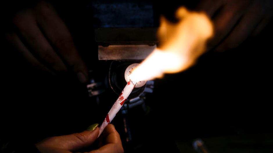 2018-10-17T145044Z_1411380450_RC14A83D4AF0_RTRMADP_3_CANADA-MARIJUANA