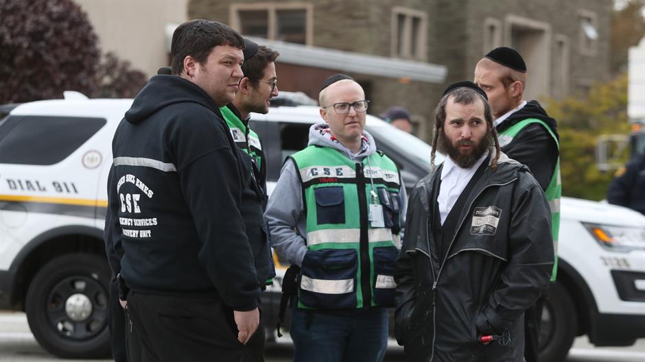 2018-10-28T204841Z_1261395836_HP1EEAS1LT4O9_RTRMADP_3_PENNSYLVANIA-SHOOTING